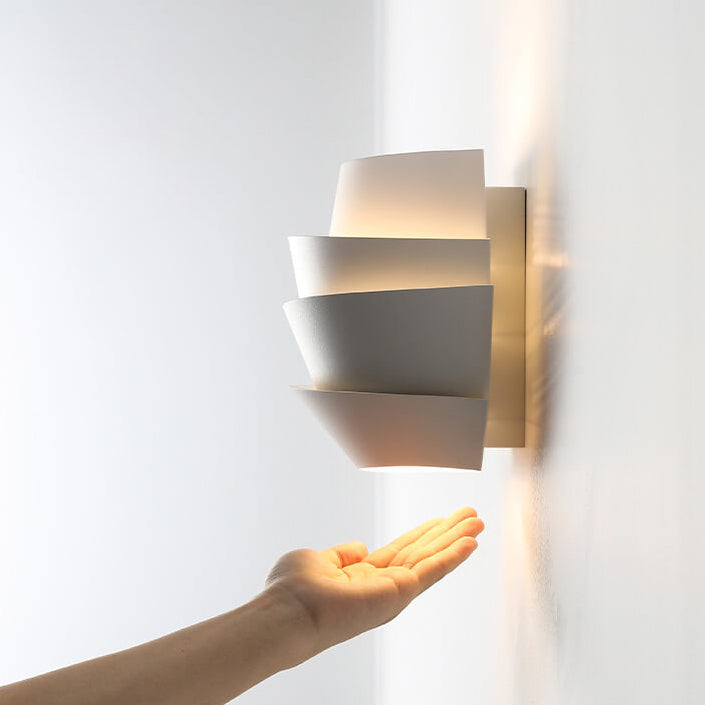 Skanto | Moderne jernvegglampe med dobbelt lys