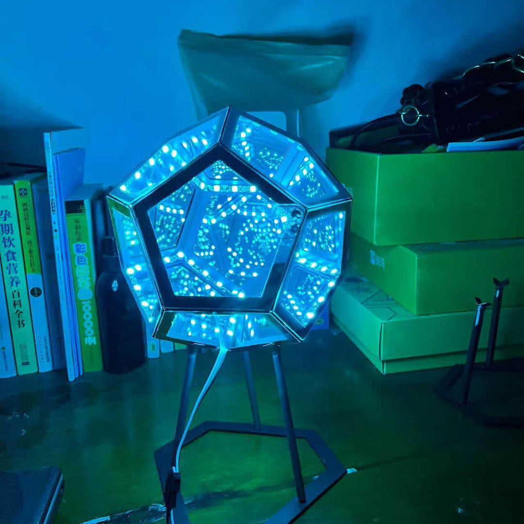 Skanto | Infinity Dodecahedron LED Nattlys Kunst Bordlampe