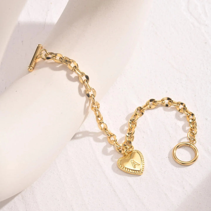 Skanto | 14k Delikat Hjerte Graverte Bokstav Initial Armbånd