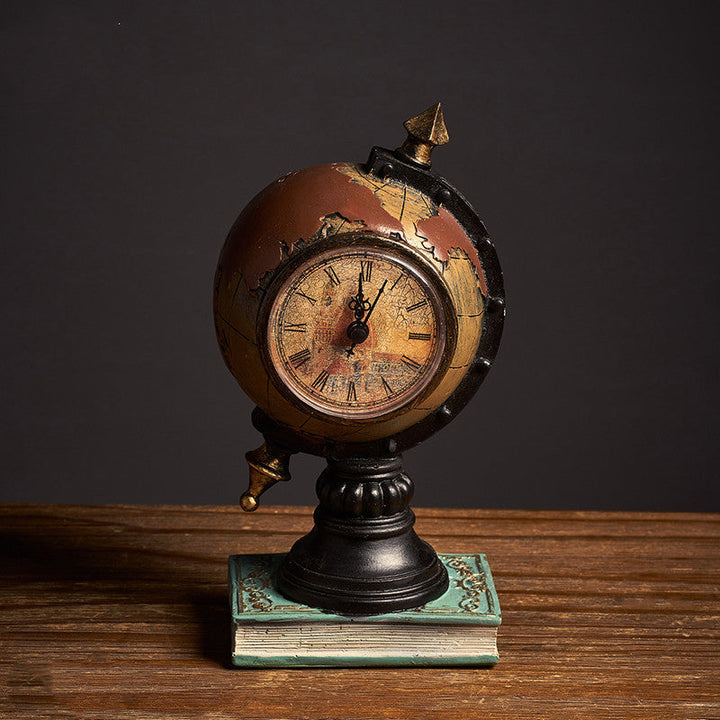 Retro Globe Clock | Skanto