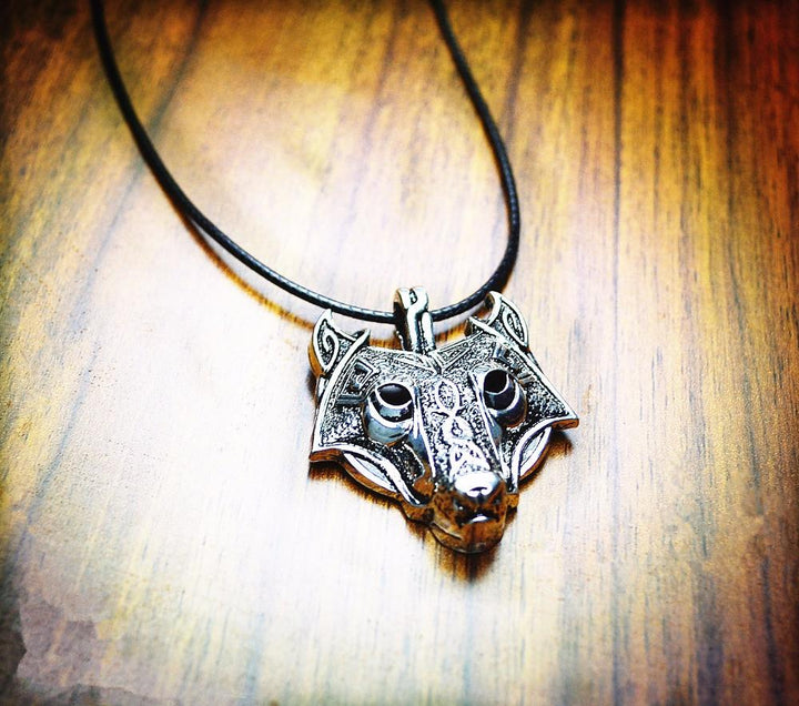 Norse Wolf Head Halskjede - Gratis Frakt! | Skanto