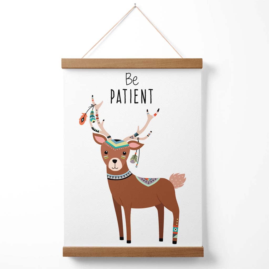 Vær tålmodig – plakat med sitat om hjort og tribaldyr med oppheng