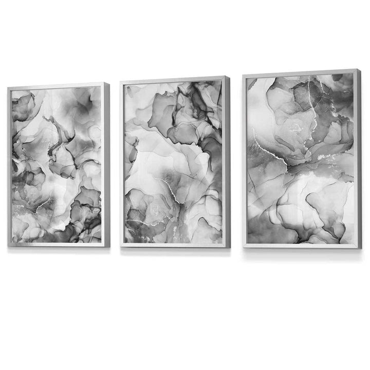 Abstrakt blomstermønster i grått, sett med 3 veggkunstverk | Innrammet