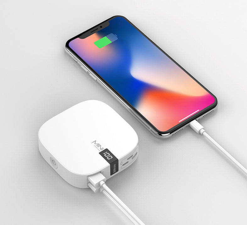 Skanto | Mini 10000mAh Strømbank med 2.1A Hurtiglading, Super Slank, LED-skjerm og Dual USB Utgangsporter, Støtte for Lightning, Micro og Type-C