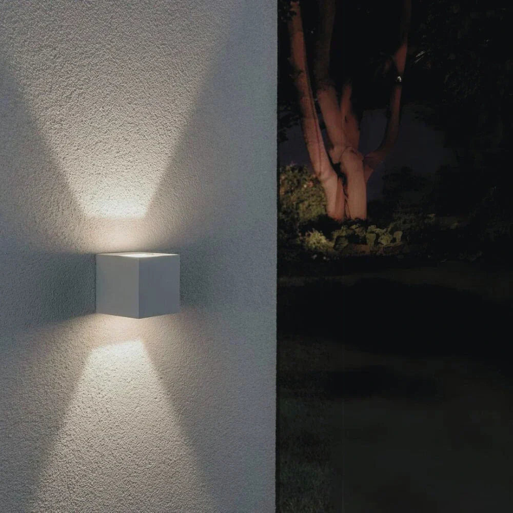 Moderne Wandleuchte fra schwarzem aluminium