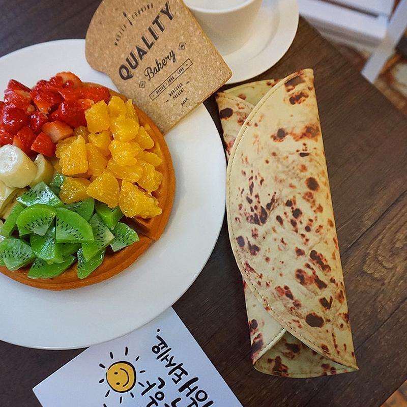 Skanto | Kreativ Pyntegjenstander - Burrito Roll Penn Bag