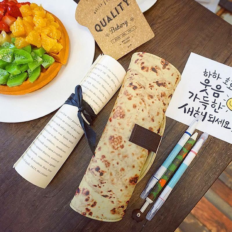 Skanto | Kreativ Pyntegjenstander - Burrito Roll Penn Bag