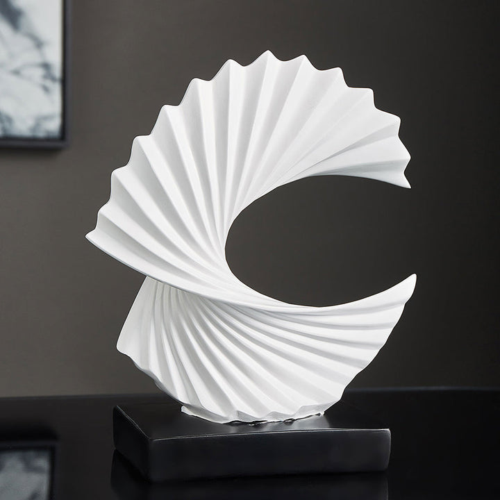 Skanto | Stilfull Halvmåne Skulptur - LunarGrace