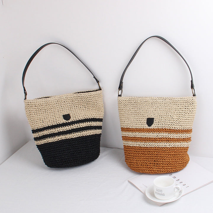 Braided shoulder bag with fashion accent Skanto