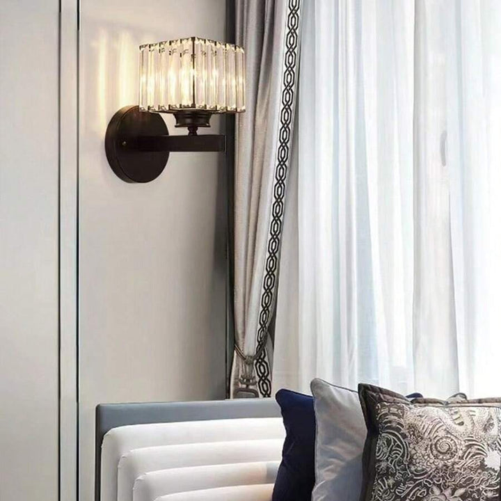 Skanto | Krystallglass Vegglampe med Moderne Arm Design