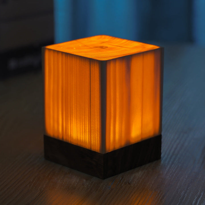 Stilig LED Bordlampe - WoodGlow | Skanto