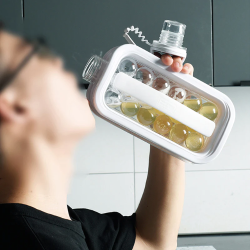 Plassbesparende isbitmaker for forfriskende delikatesser hjemme | Skanto