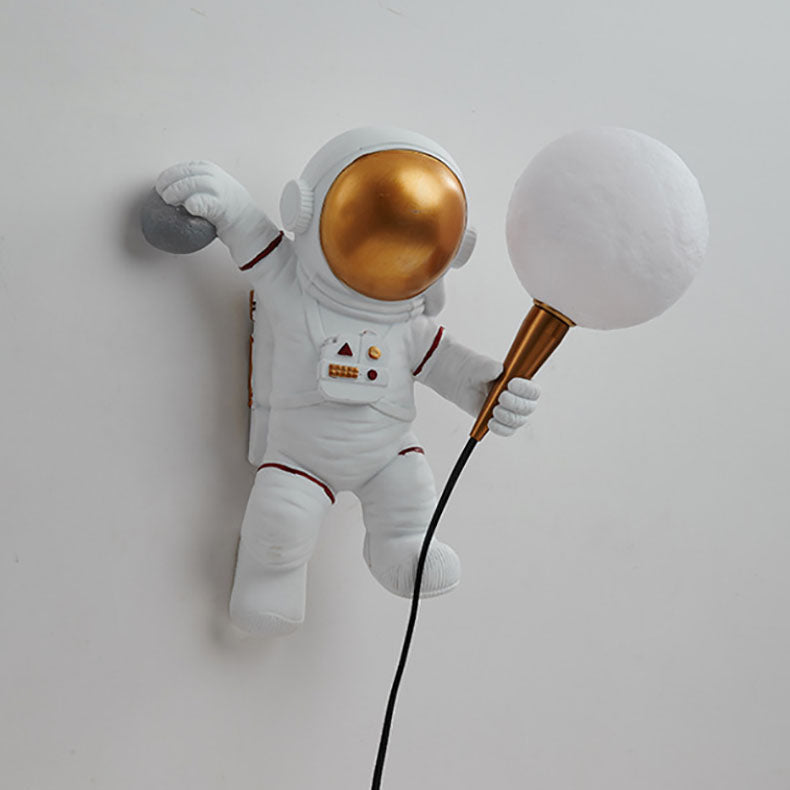 Skanto | CosmoBuddy Astronaut Vegglampe | Kreativ Design | Harpiks & ABS | LED Soveromslampe