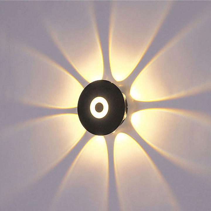 Moderne skandinavisk LED-vegglampe med rund aluminiumsskjerm til terrassen
