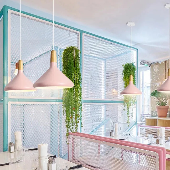 Skanto | Moderne eleganse i form av en stilig konisk pendellampe
