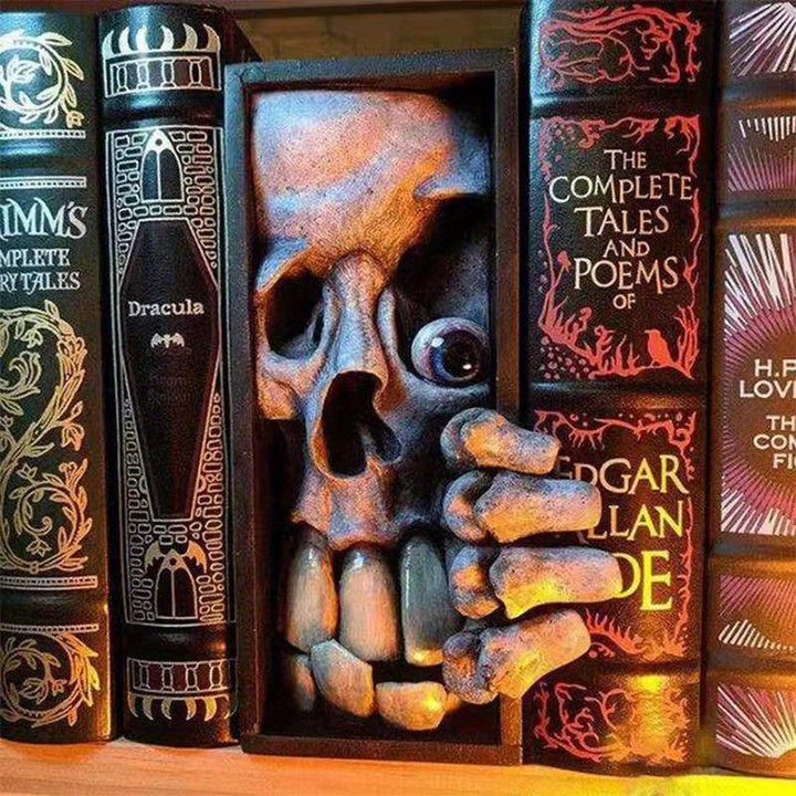 Mystical Charm - Unik Monster Bokstøtte i Svart og Grå Skanto