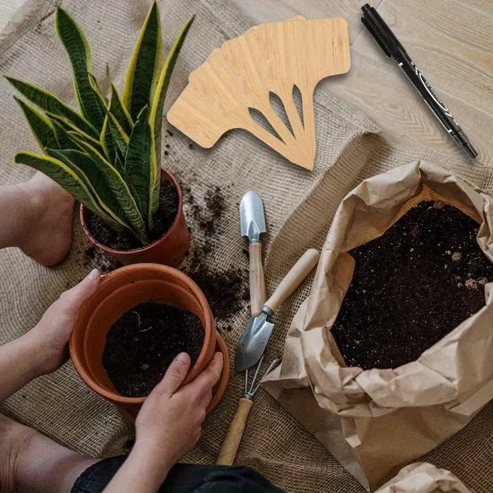 Skanto | Planteetiketter laget av tre for hage og balkong – Om skrivbare etiketter for urter og planter