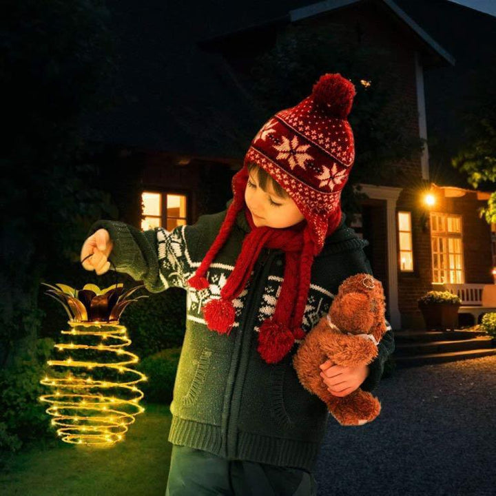 Skanto | Ananasformet Sol Lampe - SolarPine