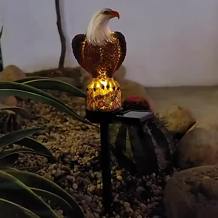 SolarGlow Eagle - Stilig Sollampe for Hagebelysning | Skanto
