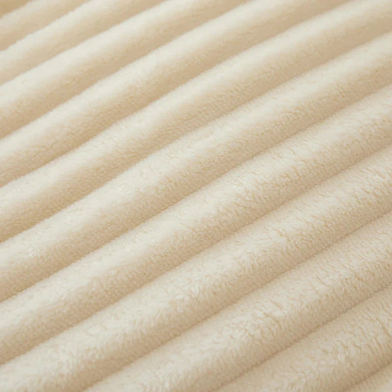 Skanto | Bredstripet flanell fleece teppe - CozyStripe