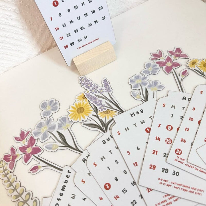 2024 Bloomy Flowers skrivebordskalender | Skanto