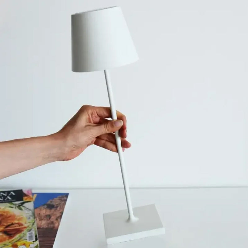 Moderne Oppladbar LED Trådløs Bordlampe | Skanto