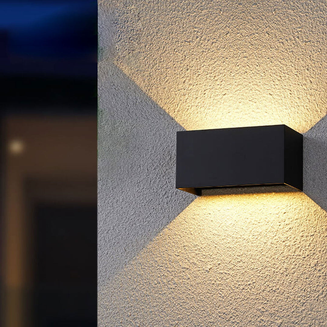 Moderne Utendørs Vannavstøtende Rektangulær LED Opp og Ned Belyst Utendørs Vegglampe | Skanto