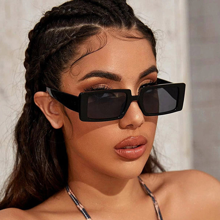 Dame kvadratisk solbrille med moderne gjennomsiktig ramme Skanto