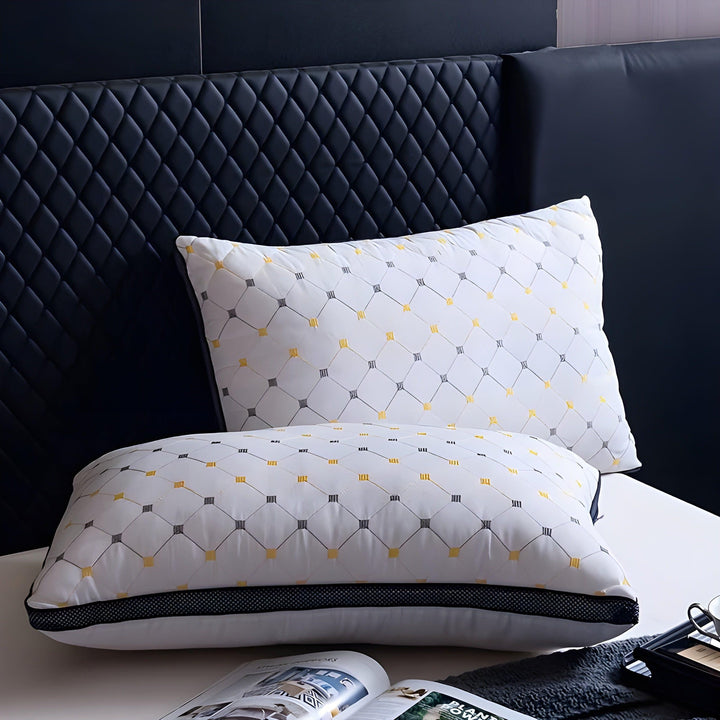 SkyDream Pillow – Brodert nakkestøttepute