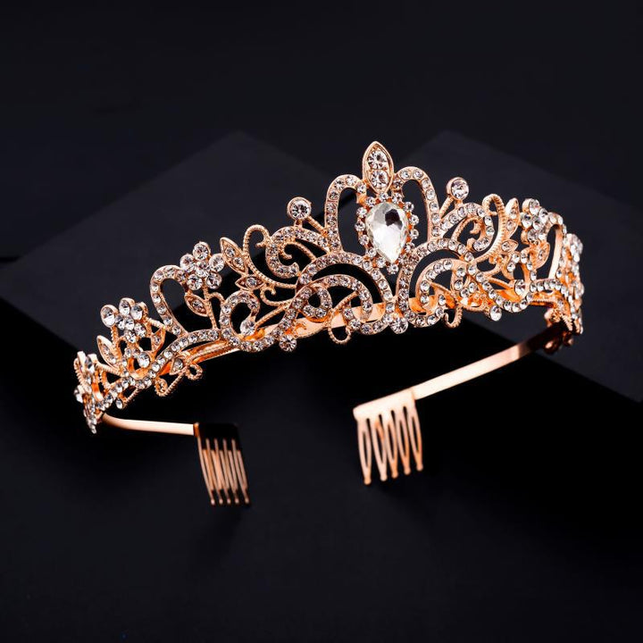 Damer Glitrende Krystall-Tiara med filigran design Skanto