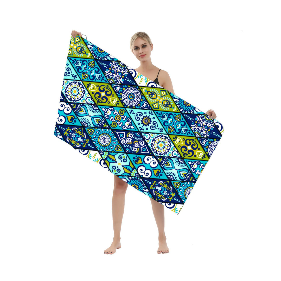 Multifunksjonelt strandhåndkle i kreativt mandala-design Skanto