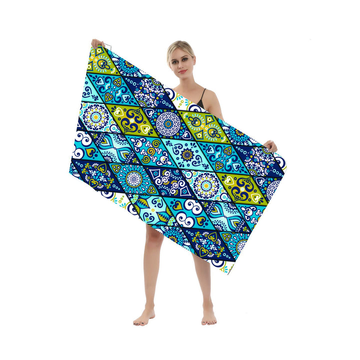 Multifunksjonelt strandhåndkle i kreativt mandala-design Skanto