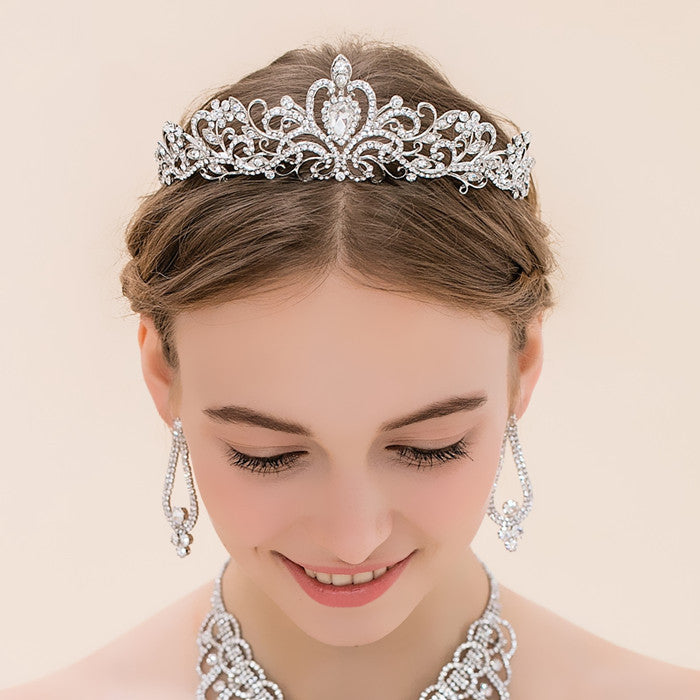 Damer Glitrende Krystall-Tiara med filigran design Skanto