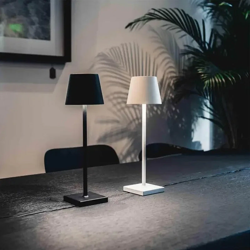 Moderne Oppladbar LED Trådløs Bordlampe | Skanto