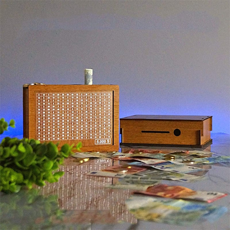 Holzkasse med gravert figurer | Skanto