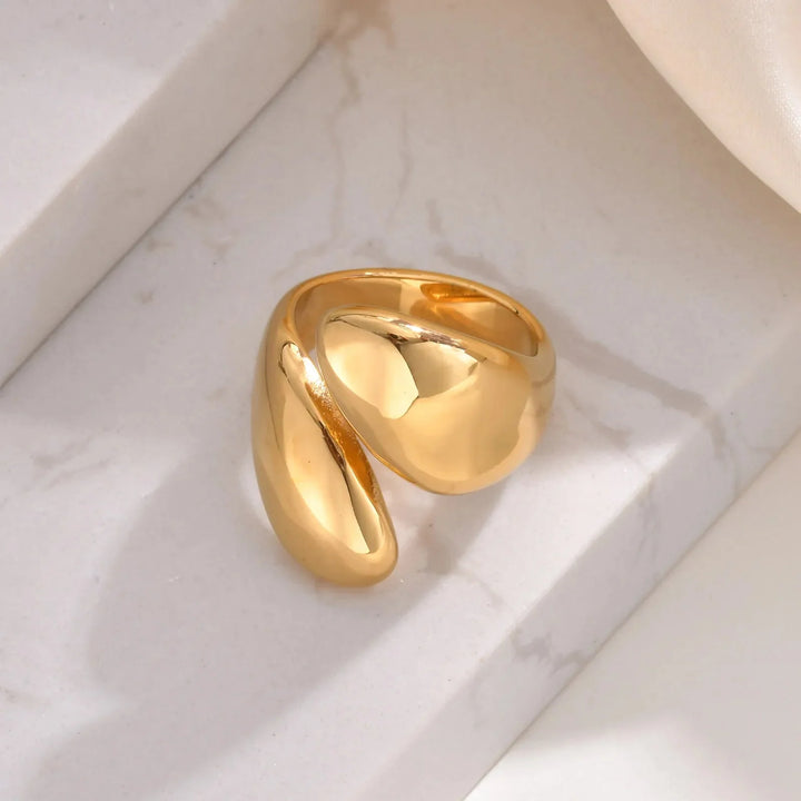 Skanto | 18k Chunky Dråpe Innviklet Ring