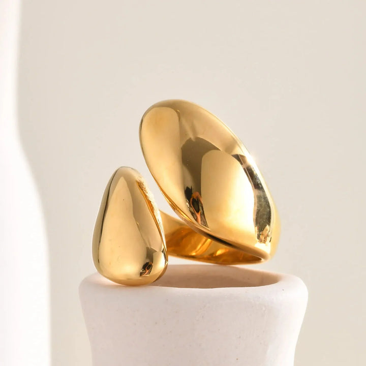 Skanto | 18k Chunky Dråpe Innviklet Ring