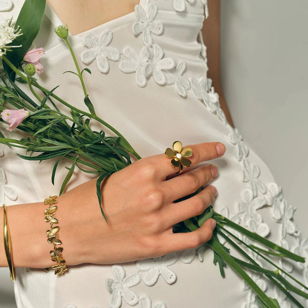 Skanto | 18k Dainty Daisy Floral Ring