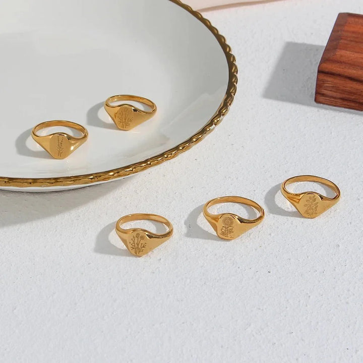 Skanto | 18k Dainty Floral Signetringer