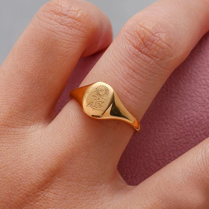 Skanto | 18k Dainty Floral Signetringer