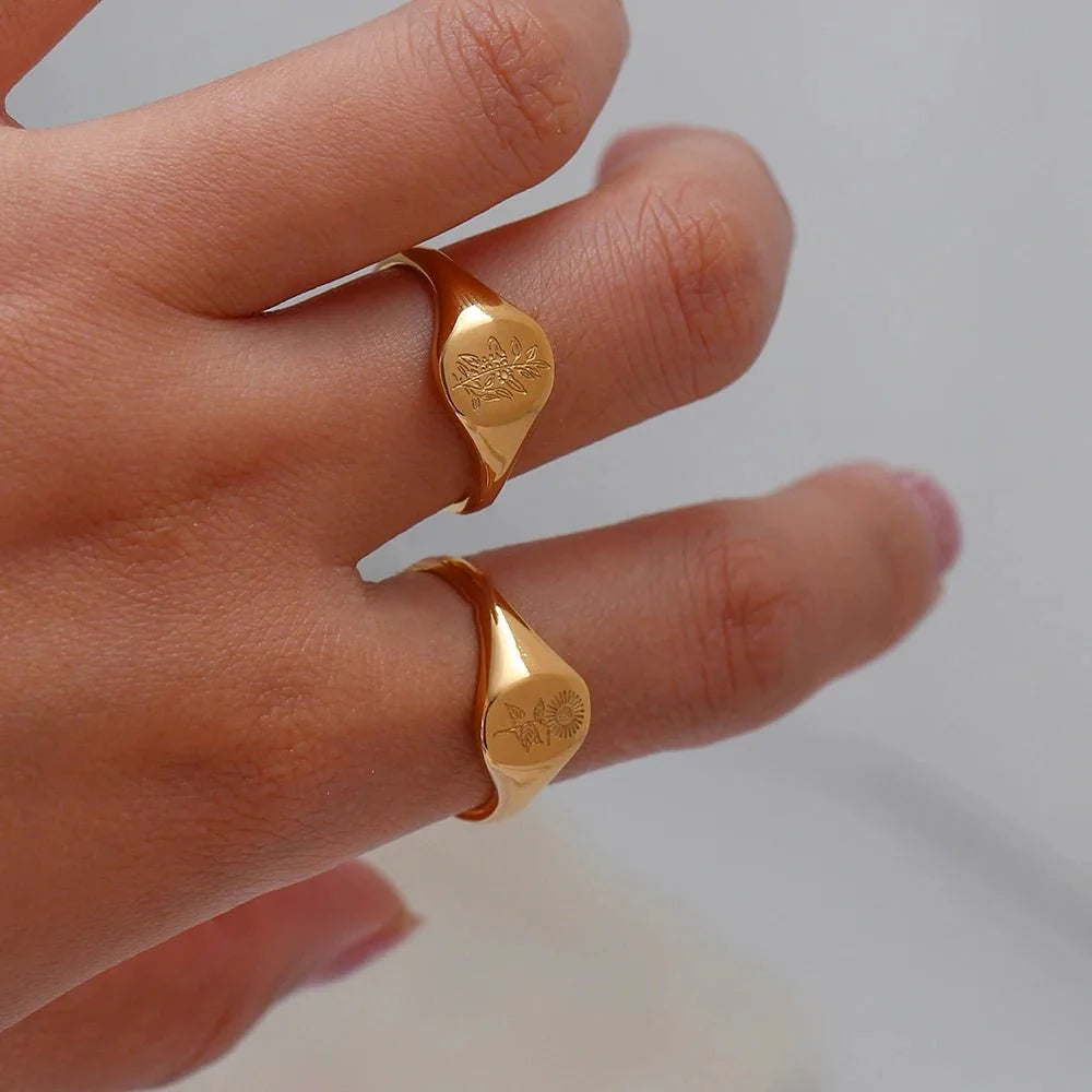 Skanto | 18k Dainty Floral Signetringer