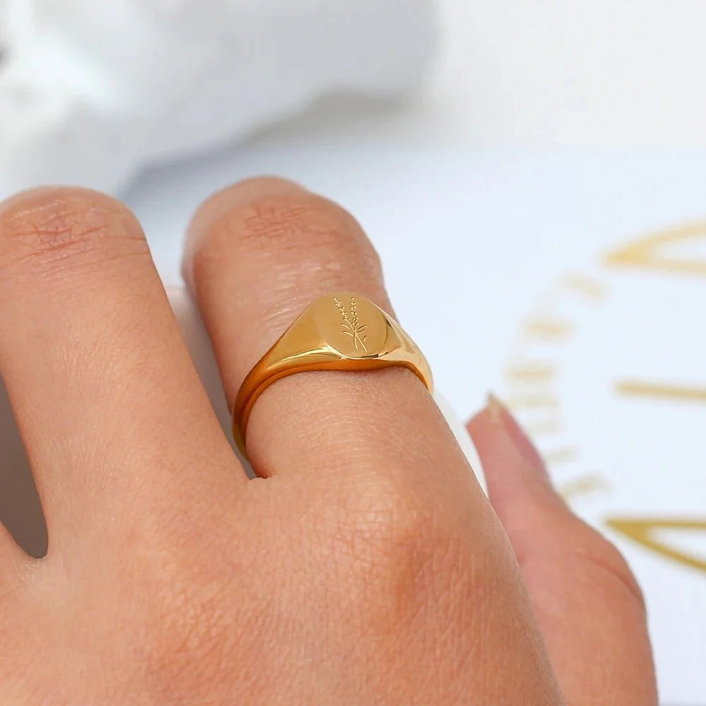 Skanto | 18k Dainty Floral Signetringer