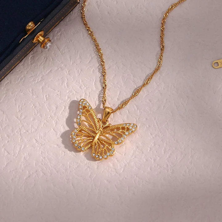 Skanto | 18k Diamant Accentuerte Sommerfuglhalskjede
