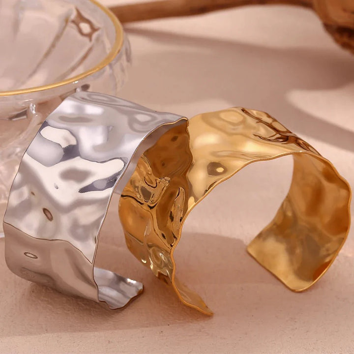 Skanto | 18k Hamret Tekstur Bangle Armbånd