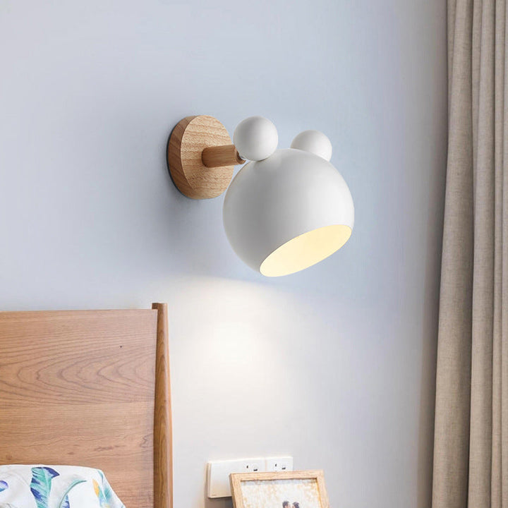 Bjørn/Bjelle Rotating Veggmontert Lampe Macaron Iron 1-Hode Sengelesing Vegglampe i Hvit/Rosa/Grønn og Tre | Skanto