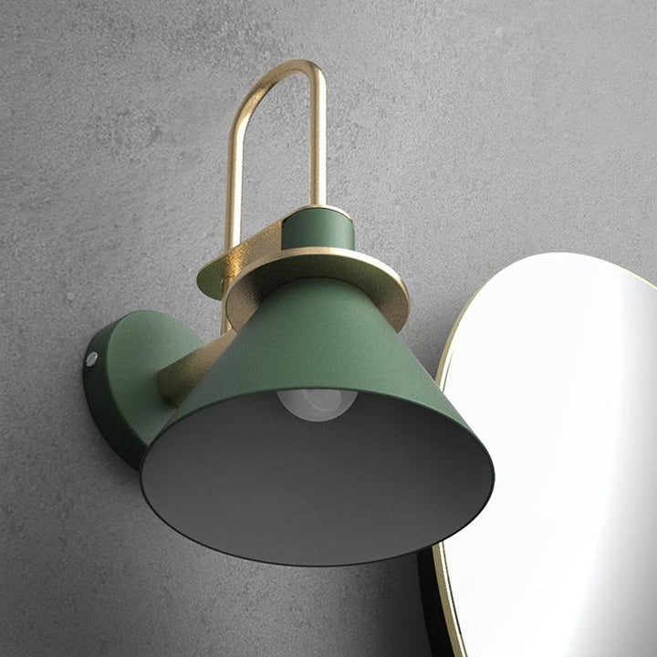 Svart/Hvit/Grønn Kjegle Vegglampe Macaron 1-Lykt Metall Veggmontert Lys med Bølgearm for Soverom, Varm/Hvit Lys | Skanto