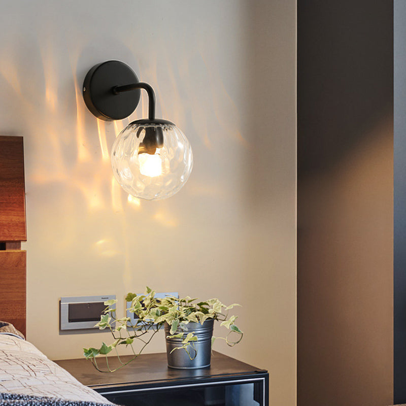 Ball Formet Vegglampe Minimalistisk Klart Bølget Glass 1-Lys Soveroms Veggmontert Belysning med Bøyd Arm i Svart/Gull | Skanto