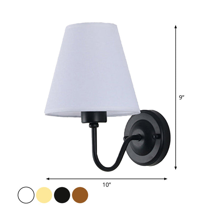 Skanto | Svart/Brun/Beige Keglevegglampe Nordisk 1-lys Stoffveggbelysning med Buet Arm i Svart/Hvit