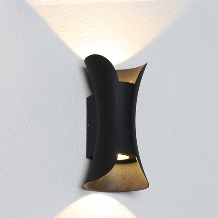 Liten/Stort Flared LED Vegglampe Moderne Metall 2 Lyspærer Svart/Hvit/Hvit-Gull Opp Ned Lys for Terrasse | Skanto