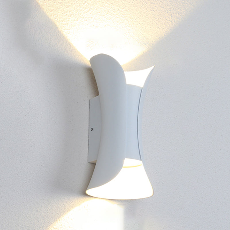 Liten/Stort Flared LED Vegglampe Moderne Metall 2 Lyspærer Svart/Hvit/Hvit-Gull Opp Ned Lys for Terrasse | Skanto